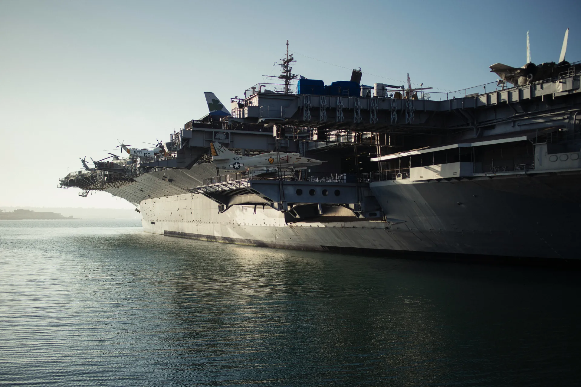 Naval carrier platform