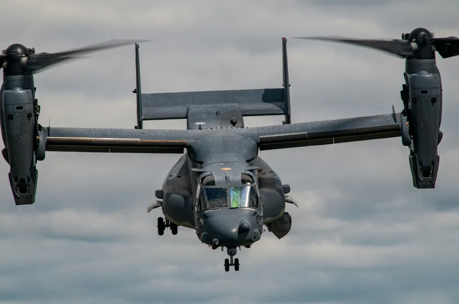 Tiltrotor military aircraft